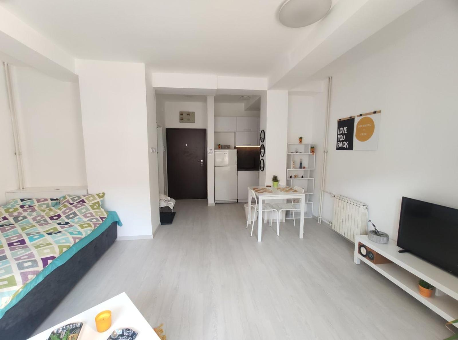 City Center White Apartment! Skopje Exterior photo