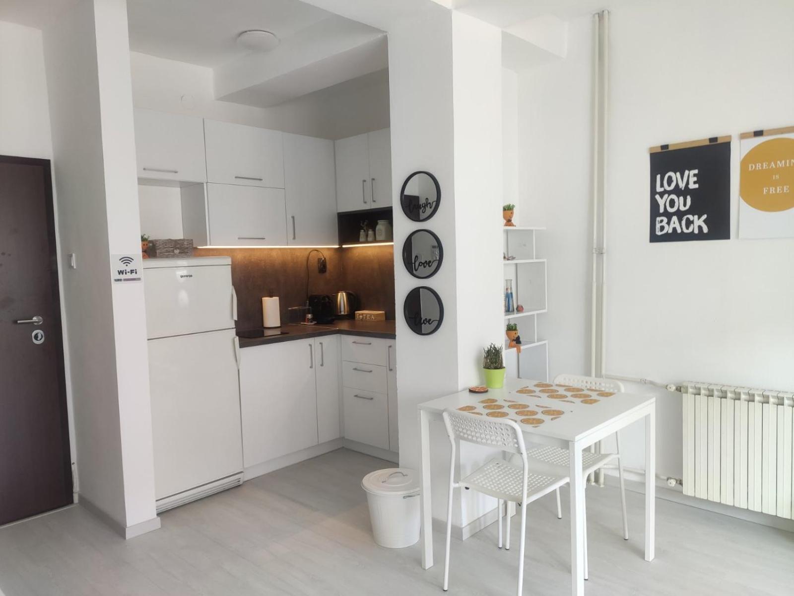 City Center White Apartment! Skopje Exterior photo