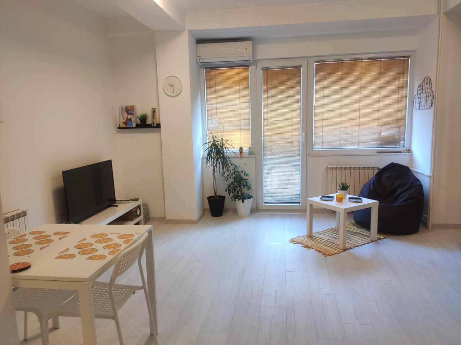 City Center White Apartment! Skopje Exterior photo